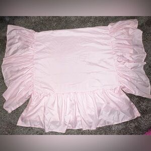 Crib skirt for a mini crib